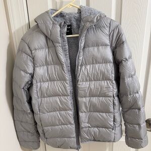 Aritzia the little fuzzy puff Sz M